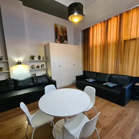 Hlius Brand New Apartahotel