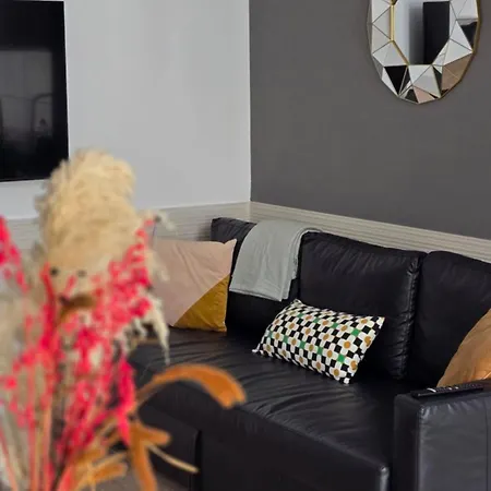 Hlius Brand New Apartahotel